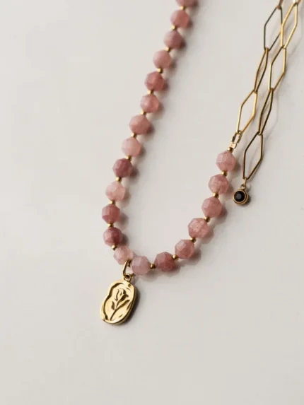 alba rosa necklace img3